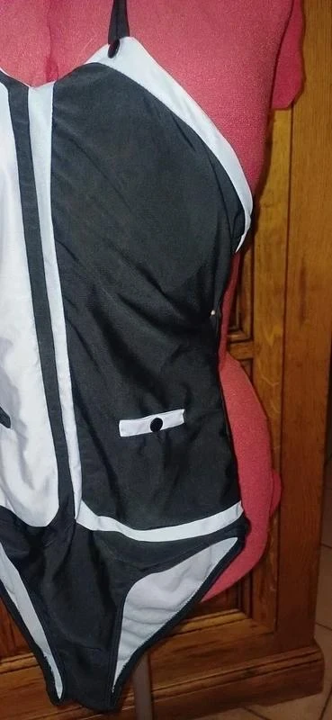 Maiô de peça única preto e branco novo – photo 4